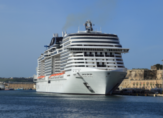 威斯特丹號翻版:地中海傳奇號被多國禁止停泊!